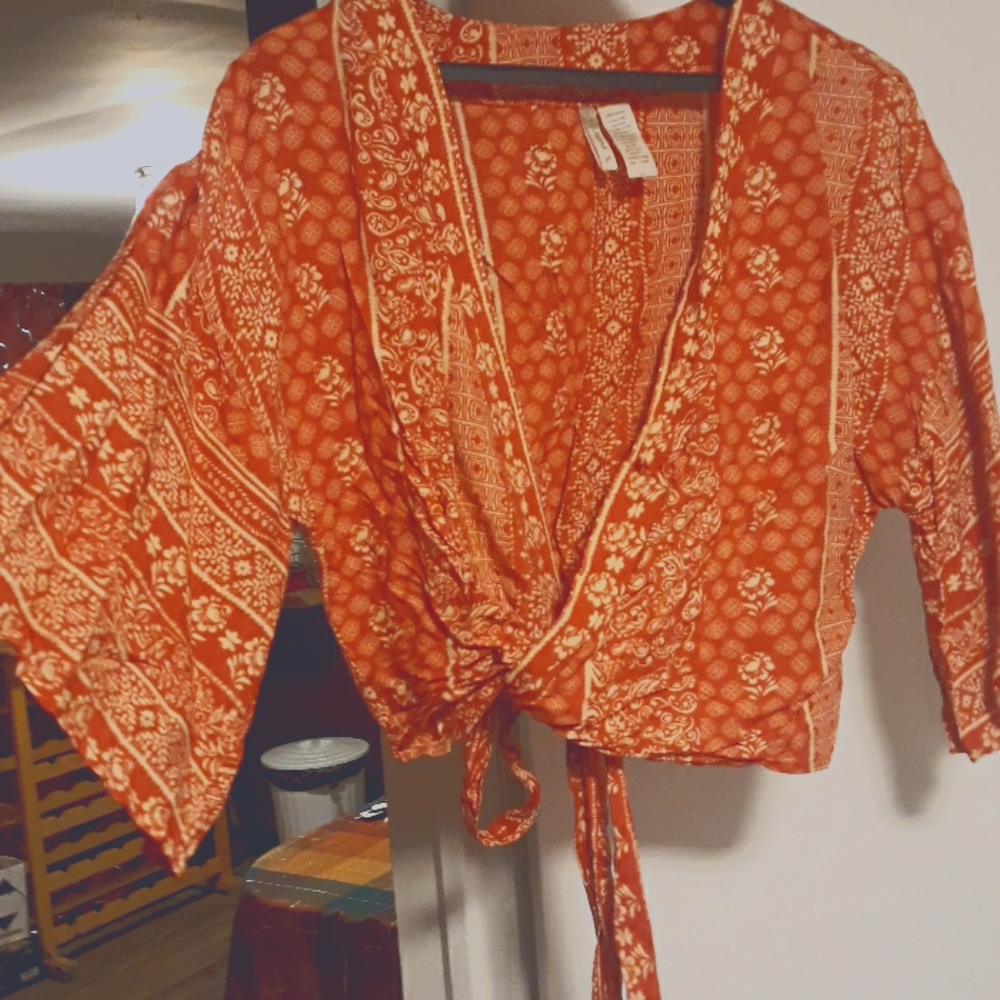 Crop wrap top